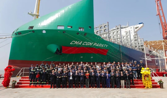 沪东中华建造的13000TEU LNG双燃料动力大型集装箱船“达飞 帕拉蒂”号命名交付